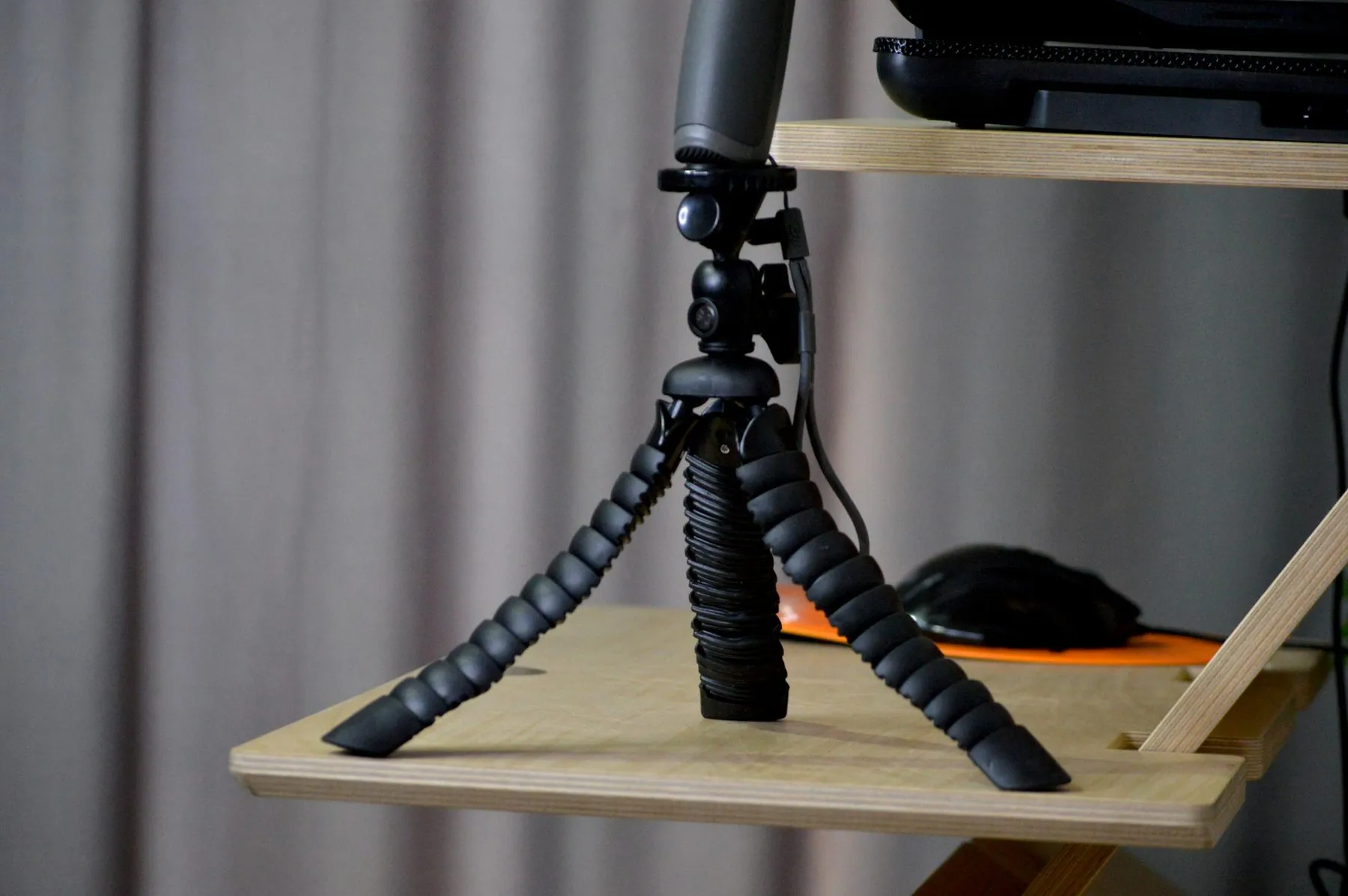 VIVITAR 12'' SPIDER TRIPOD